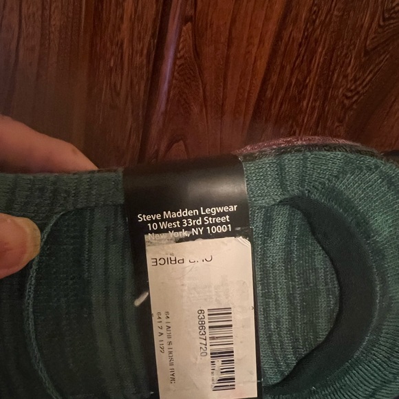 Steve Madden Foot Liners, 5 pairs, new in pkg. No Slip Silicone Grip. - Picture 4 of 5